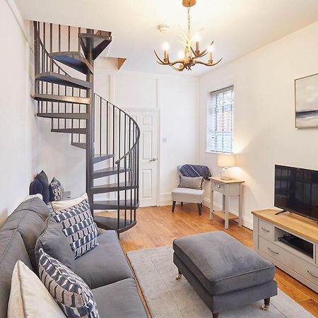 Host & Stay - Den At Westcliff Уитби Екстериор снимка