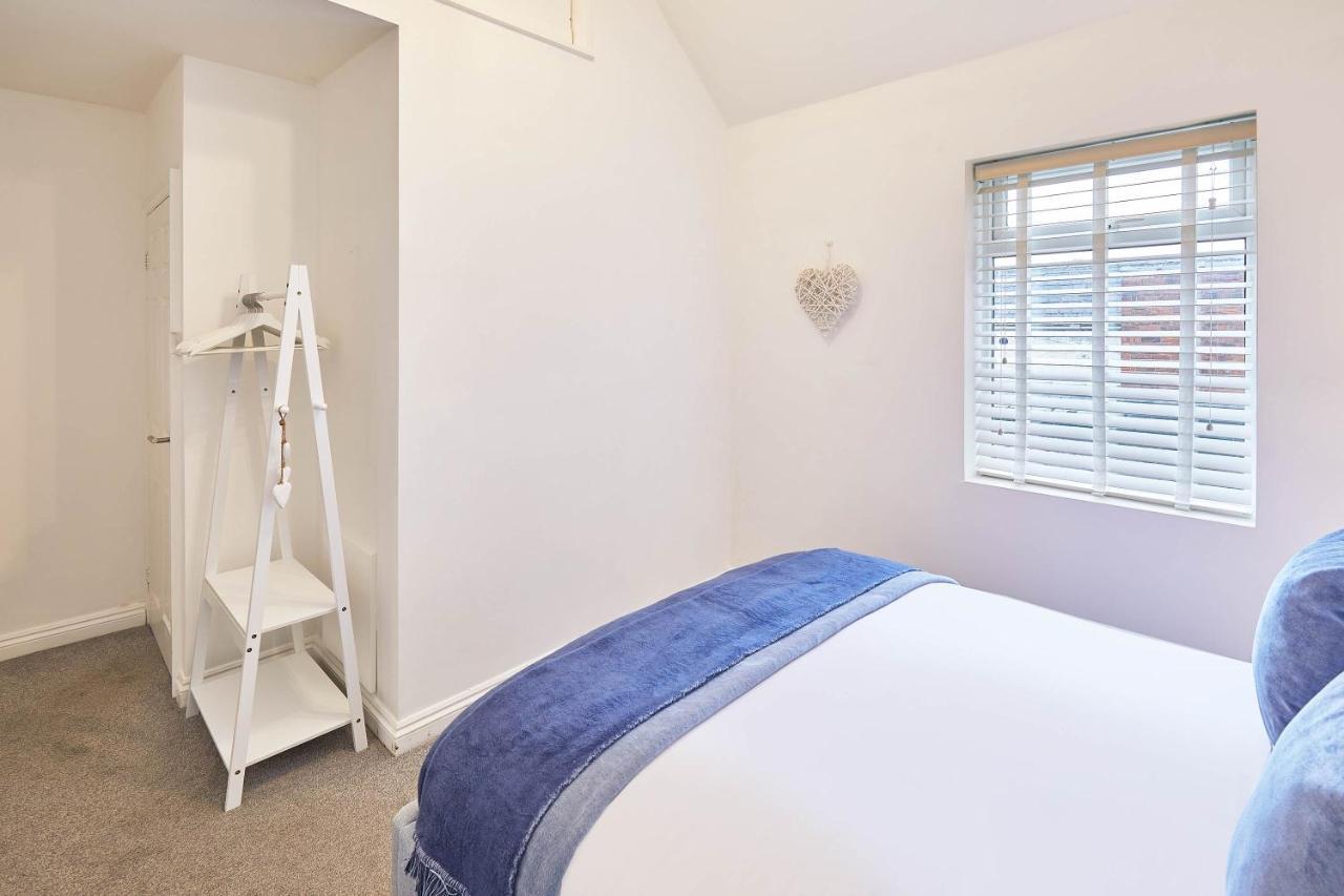 Host & Stay - Den At Westcliff Уитби Екстериор снимка