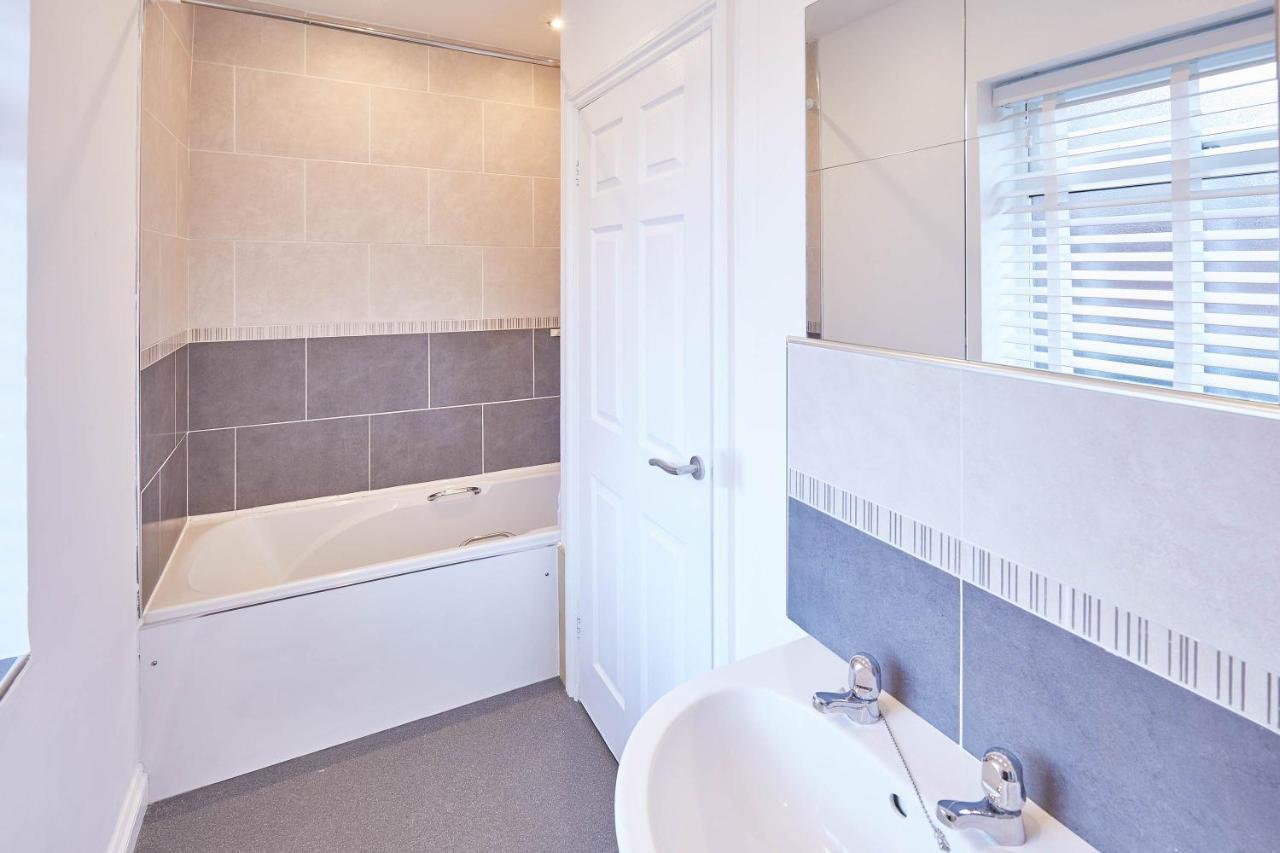 Host & Stay - Den At Westcliff Уитби Екстериор снимка